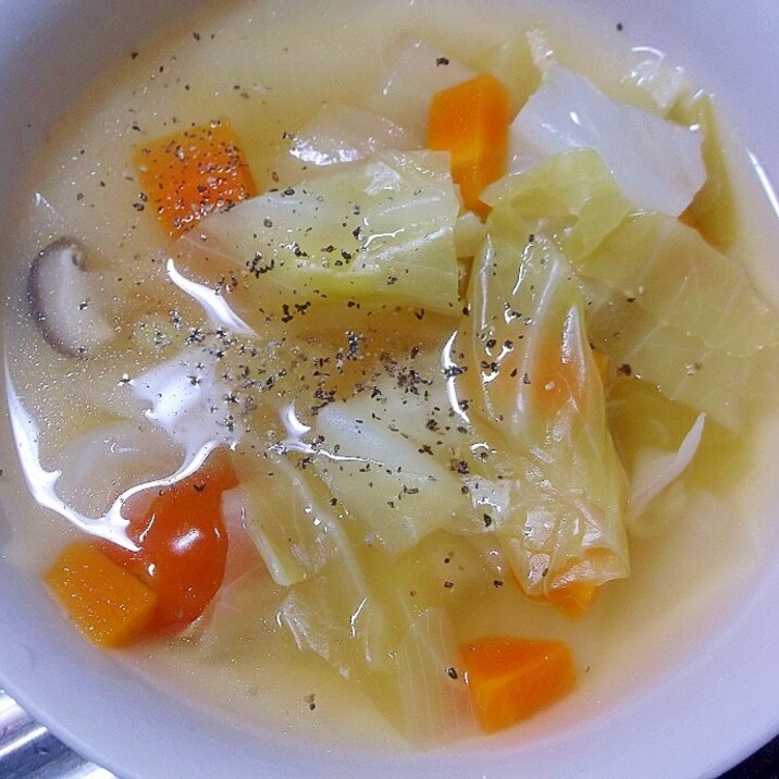 セロリ入り野菜のコンソメスープ レシピ 作り方 By ぷーこ6471 楽天レシピ セロリ入り野菜のコンソメスープ レシピ 作り方 By ぷーこ6471 楽天レシピ